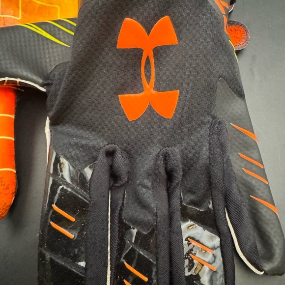 Under Armour UA F7 Men’s Football Gloves w/Gluegrip Size LG Limited Edition- EUC - Picture 9 of 13